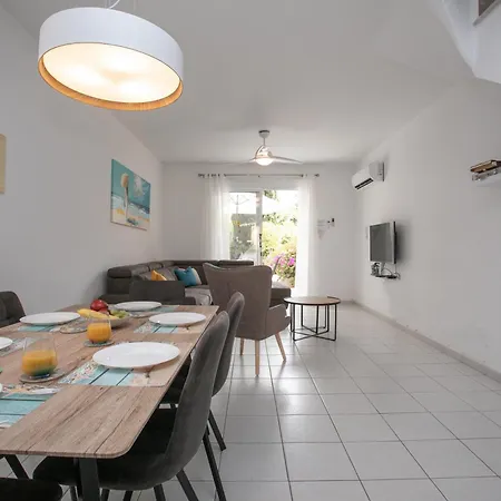 Casa Del Sol Townhouse In Iris Village Casa vacanze