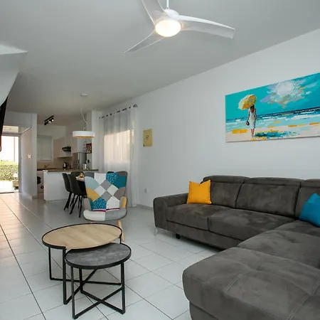 Casa Del Sol Townhouse In Iris Village Casa vacanze *