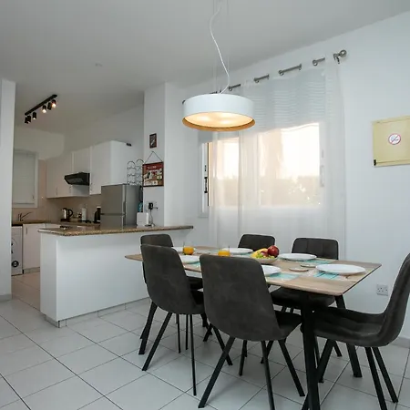 Casa Del Sol Townhouse In Iris Village * Paphos