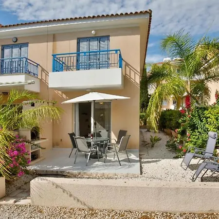Casa Del Sol Townhouse In Iris Village Casa vacanze Paphos