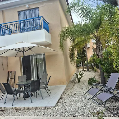Casa Del Sol Townhouse In Iris Village Semesterbostad Paphos